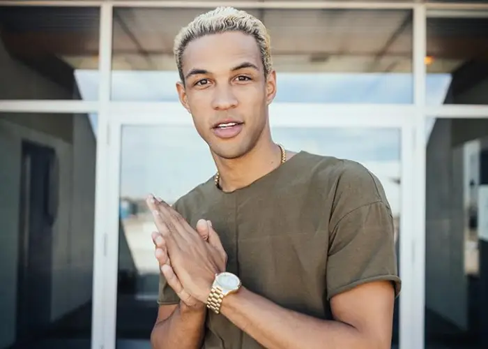 Simon Desue info