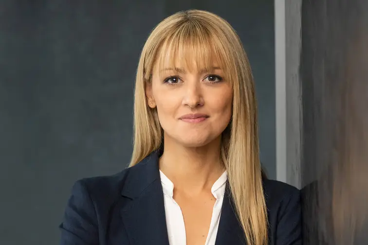 Farah Schlink info