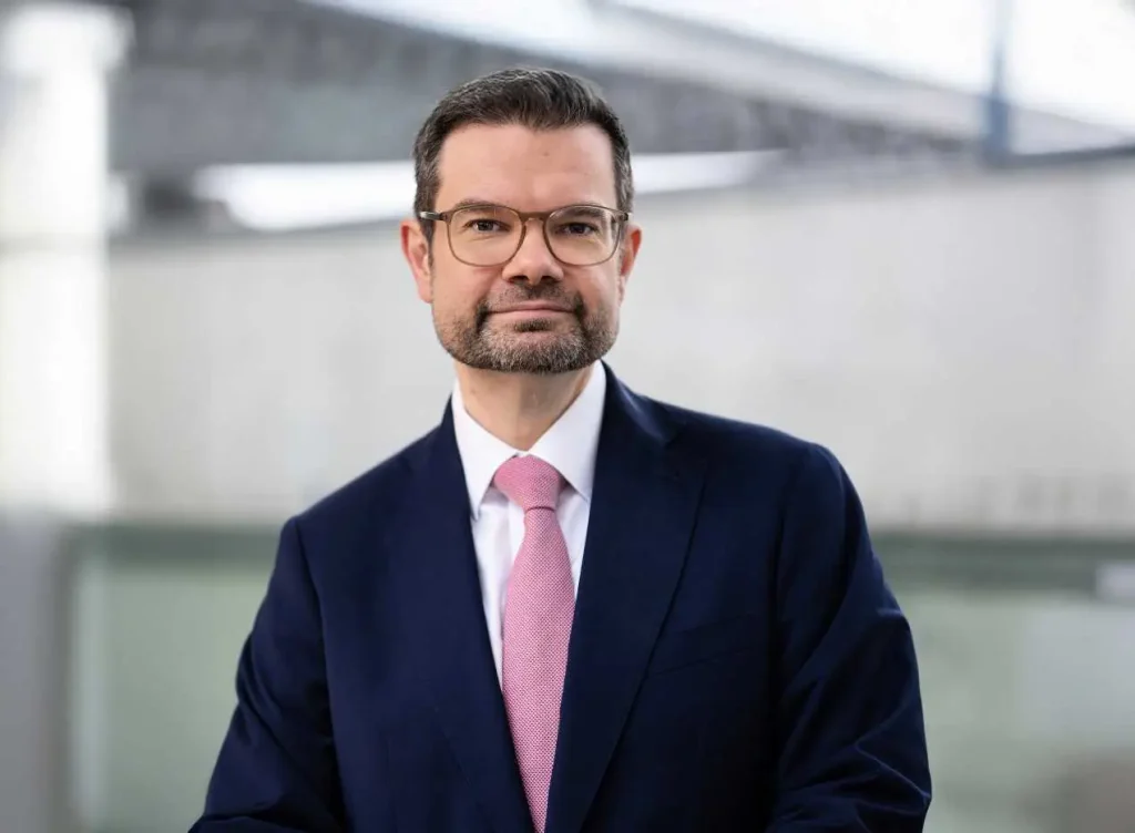 Frühes Leben & Ausbildung