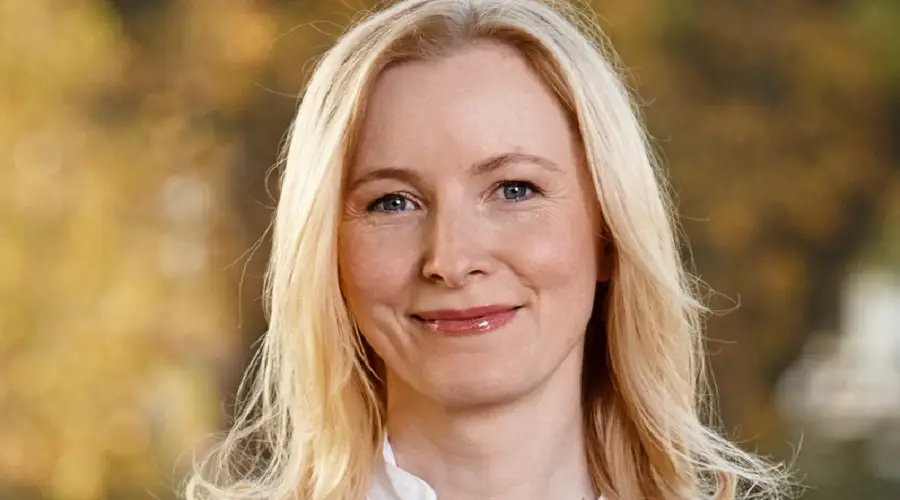 Dr. Anne Fleck info