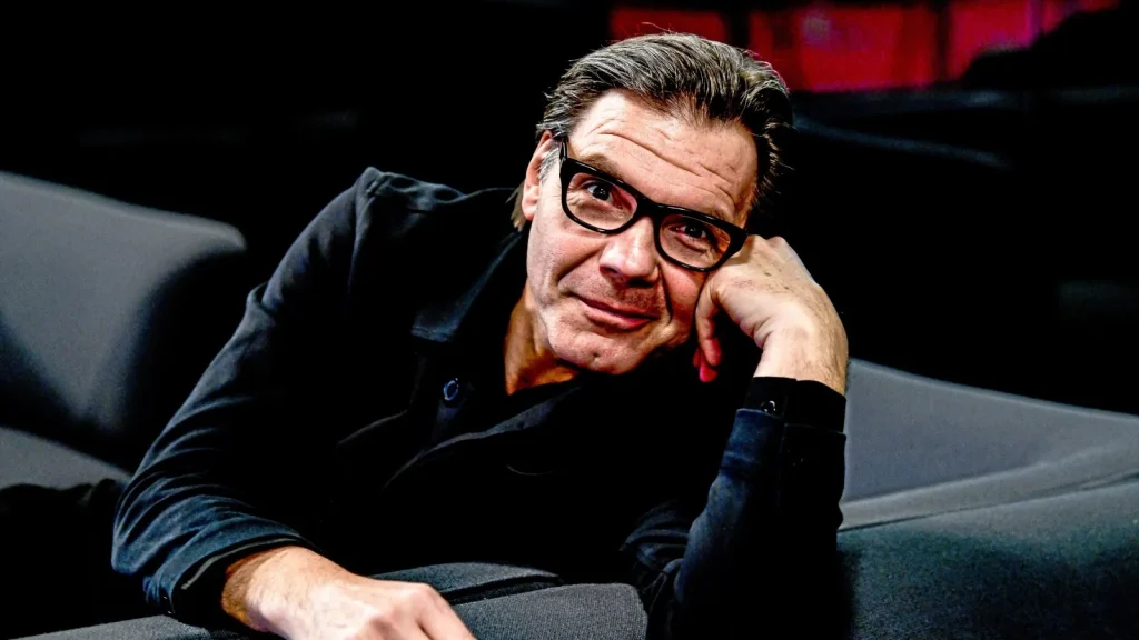 Karrierebeginn und Theaterarbeit