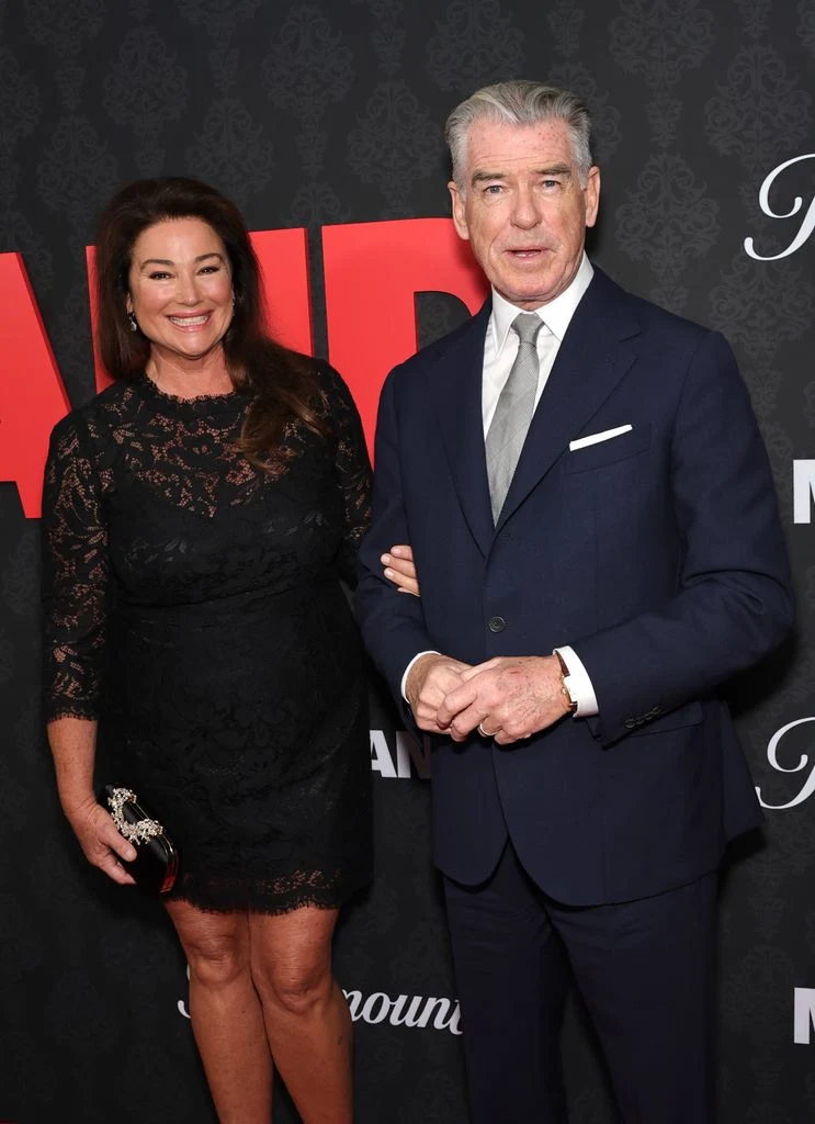 Keely Shaye Smith info